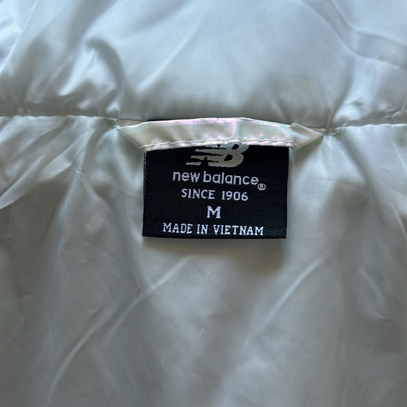NWT New Balance white Iridescent Sz M winter coat pastel shine ✨ - Picture 7 of 9